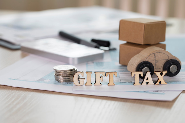 do i have to claim a gift on my taxes